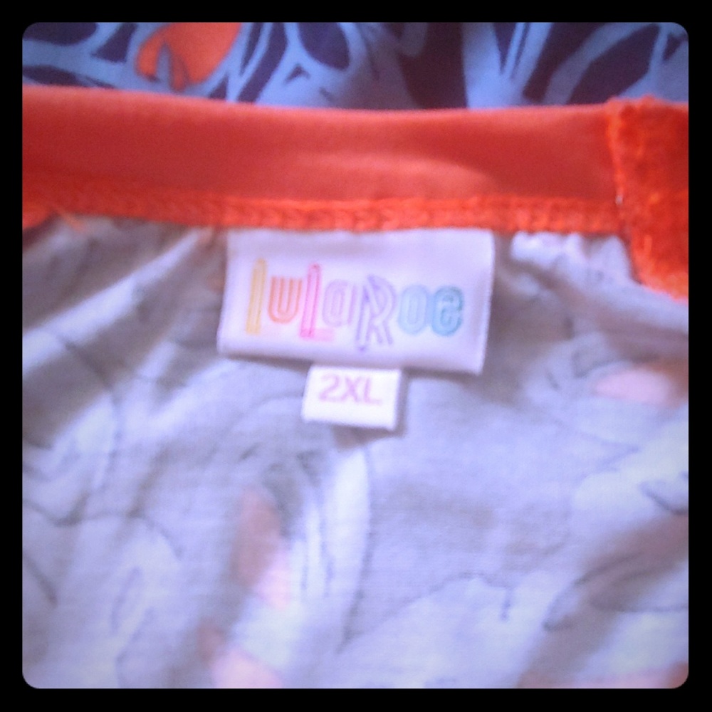 Lula Roe Randy top with 3/4 sleeves size 2xl